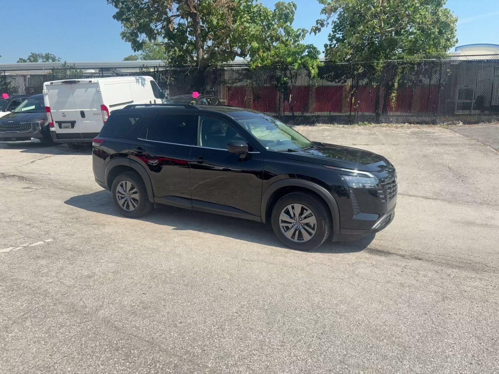 Used 2026 Nissan Pathfinder SV FWD video 2