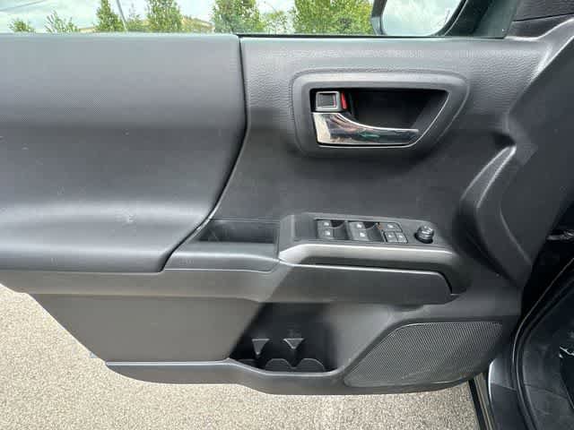 Used 2023 Toyota Tacoma TRD Sport w/ Black Out Package (TMS) AWD/4WD image 16