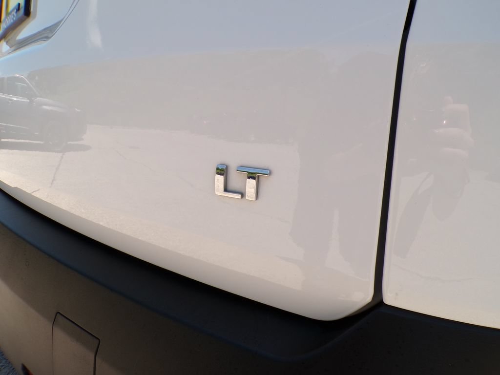 Used 2023 Chevrolet Traverse LT w/ LT Premium Package AWD/4WD image 14