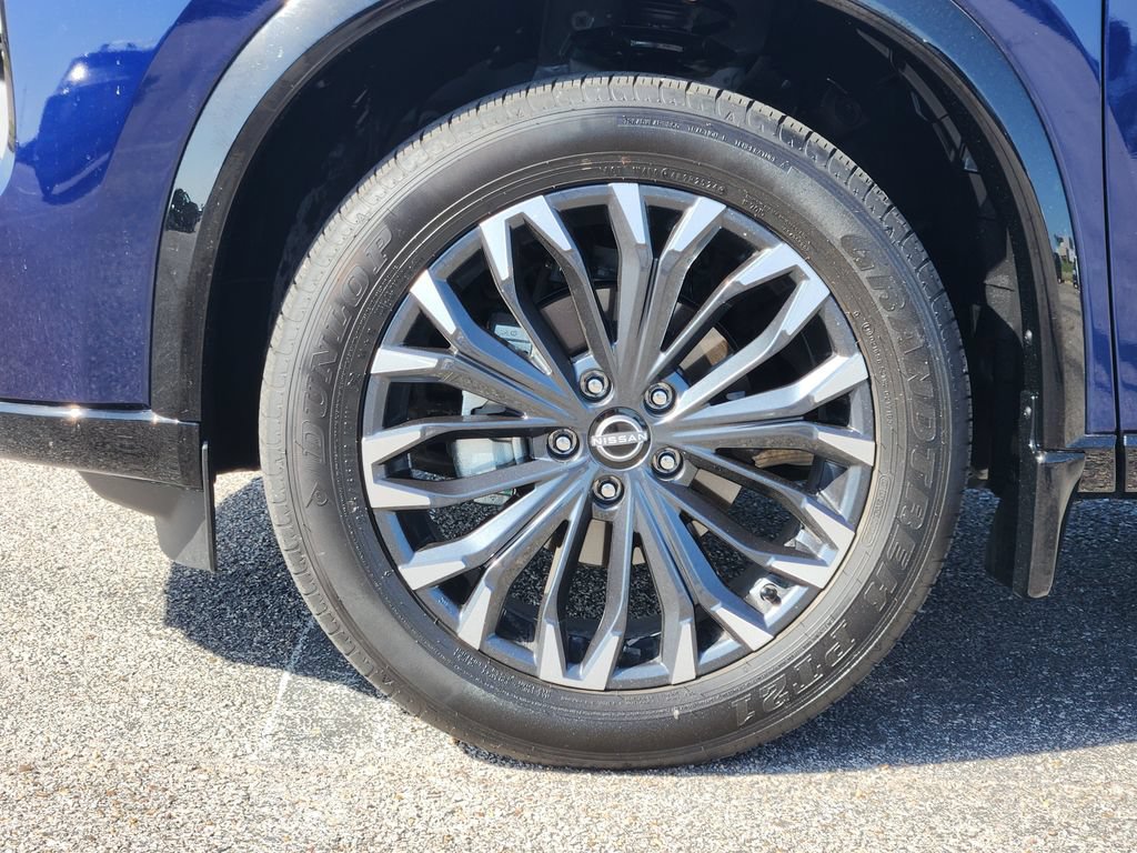 Used 2025 Nissan Rogue Platinum w/ Platinum Premium Package FWD image 7