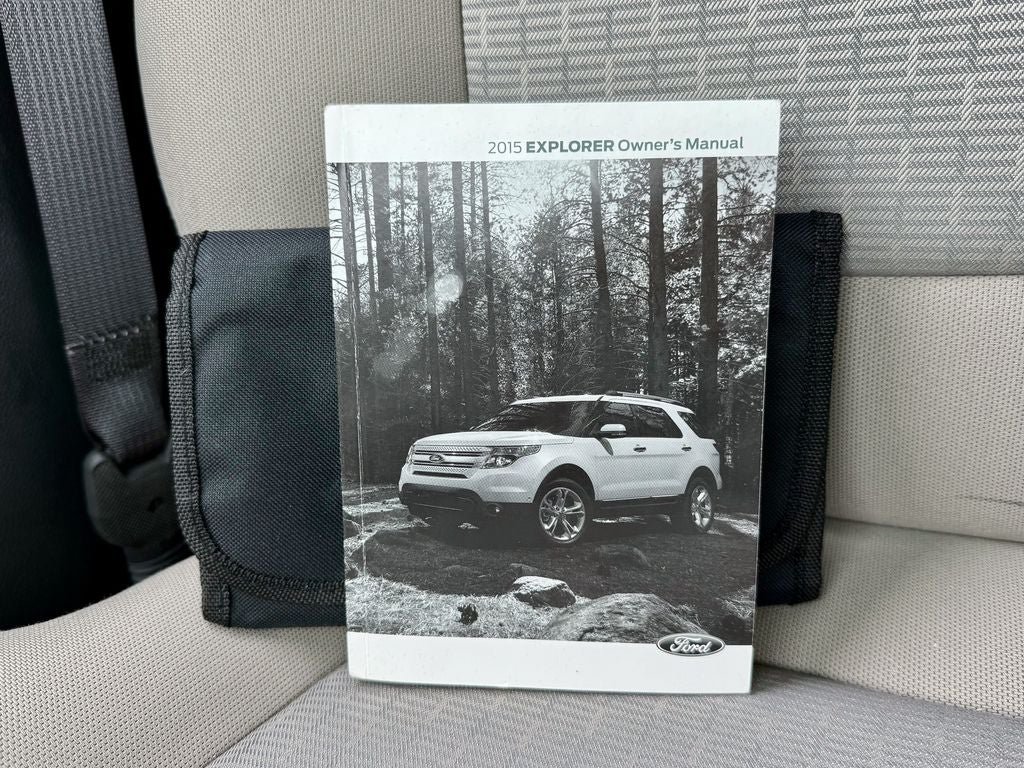 Used 2015 Ford Explorer XLT AWD/4WD image 28