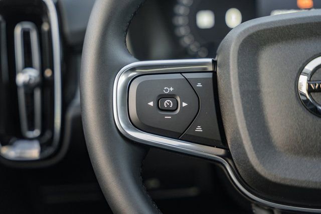 New 2026 Volvo XC40 B5 Ultra w/ Protection Package Premier image 31