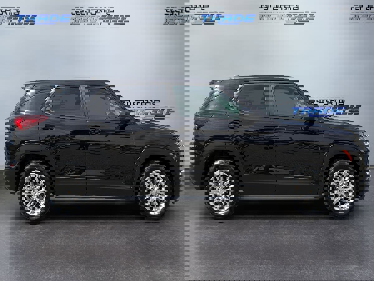 Used 2024 Chevrolet TrailBlazer LS w/ LS Convenience Package image 4