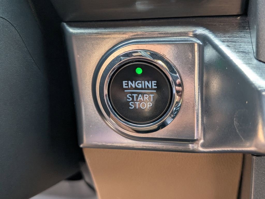 Used 2022 Ford F150 Lariat w/ Equipment Group 502A High AWD/4WD image 42