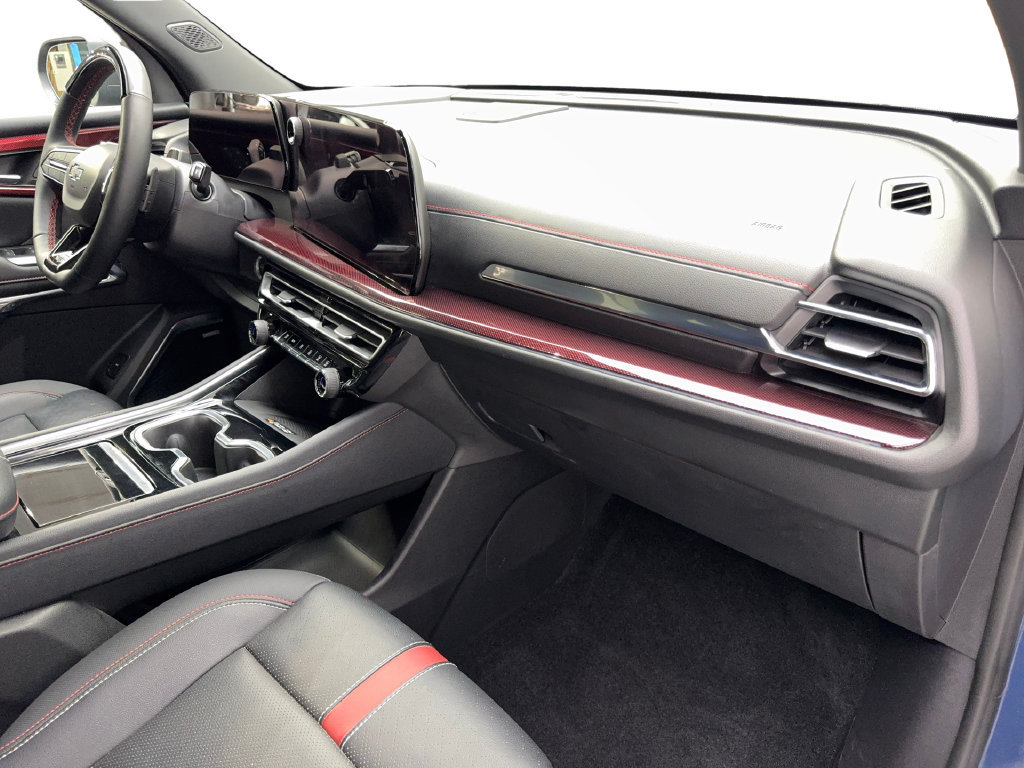 Used 2024 Chevrolet Traverse RS FWD image 57