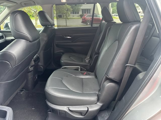 Used 2025 Toyota Grand Highlander AWD image 26