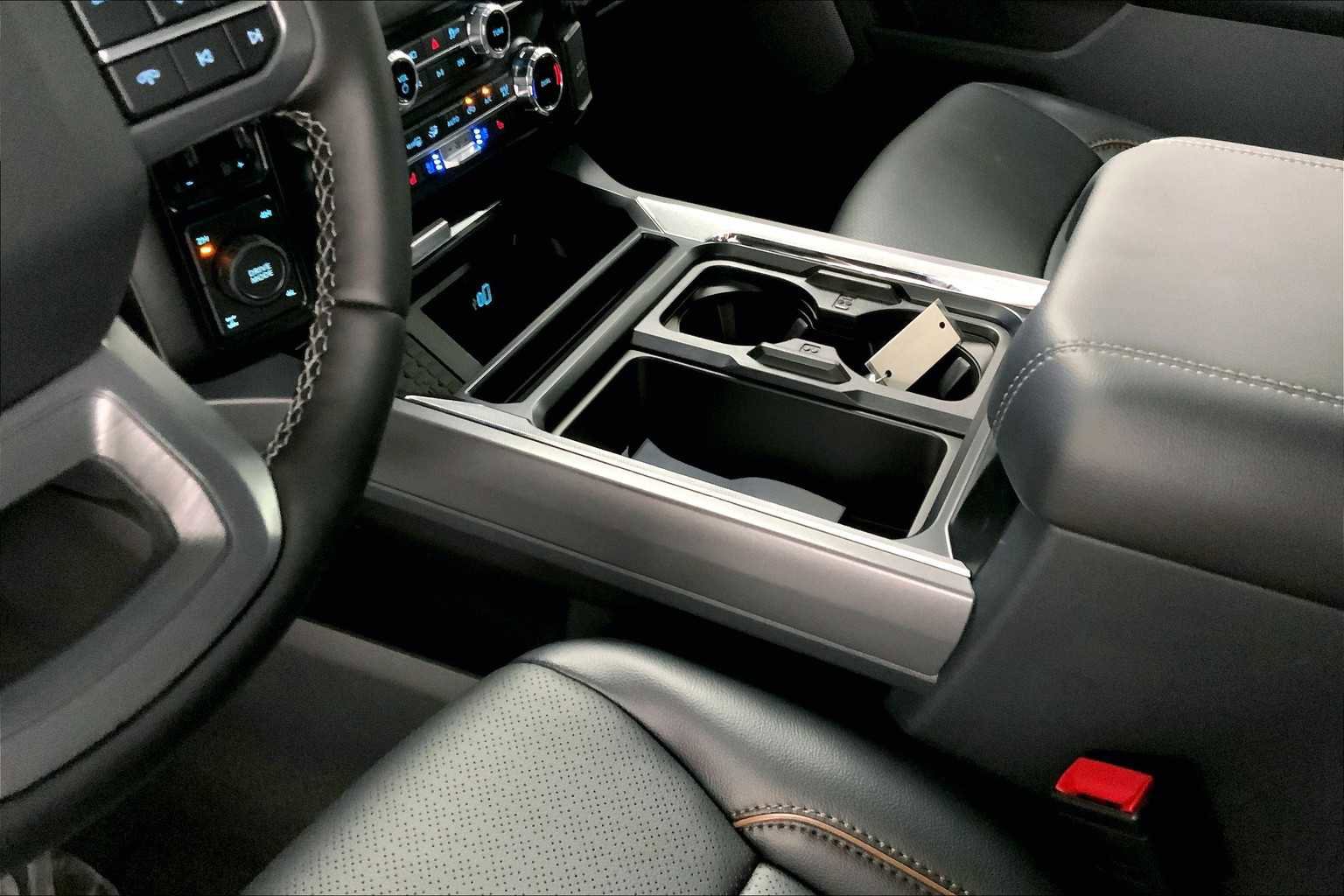 New 2025 Ford F250 Lariat w/ Lariat Ultimate Package image 6