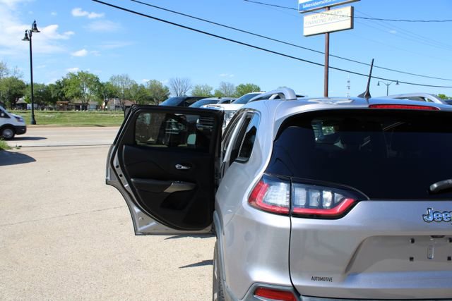 Used 2019 Jeep Cherokee Limited FWD image 34