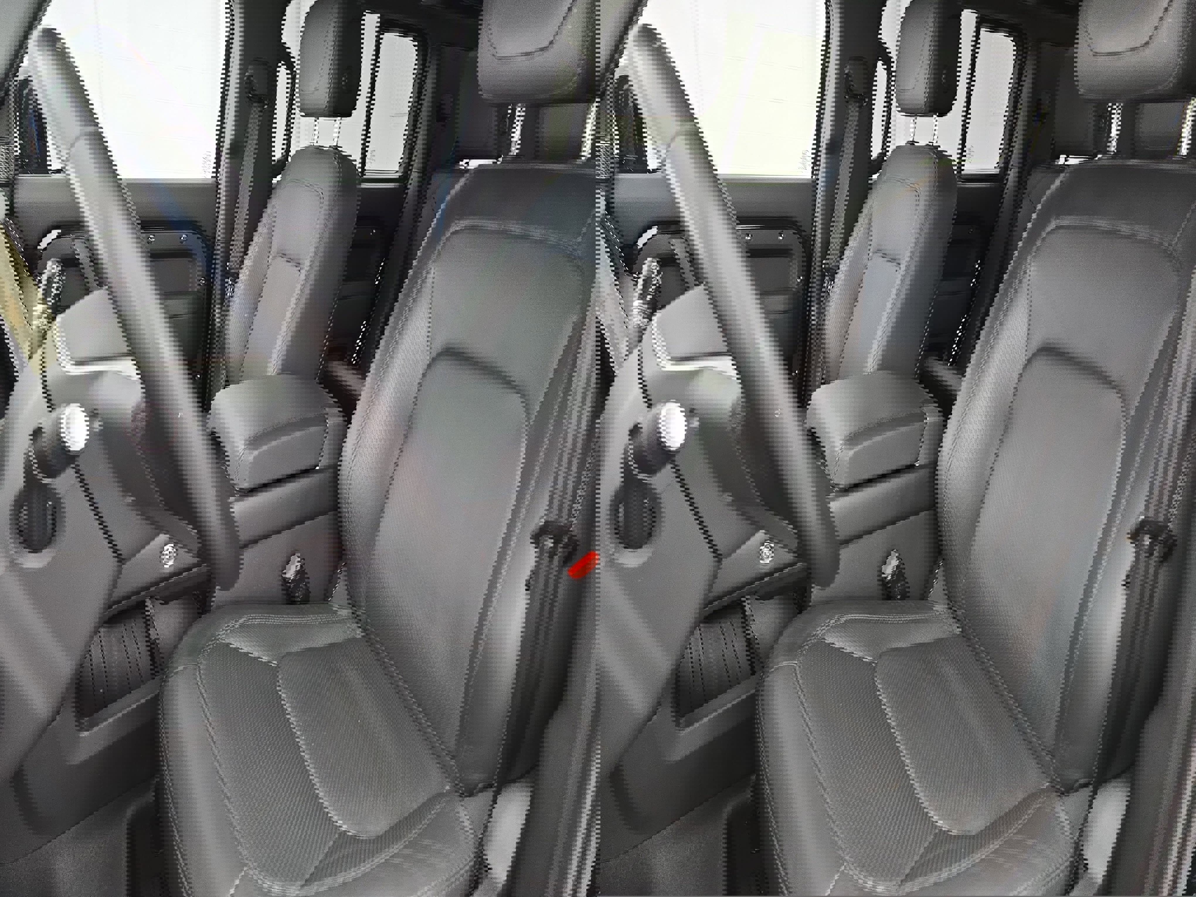 Certified 2024 Land Rover Defender 110 SE image 14