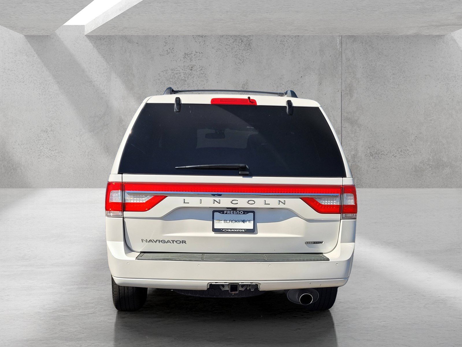 Used 2016 Lincoln Navigator Select RWD image 6
