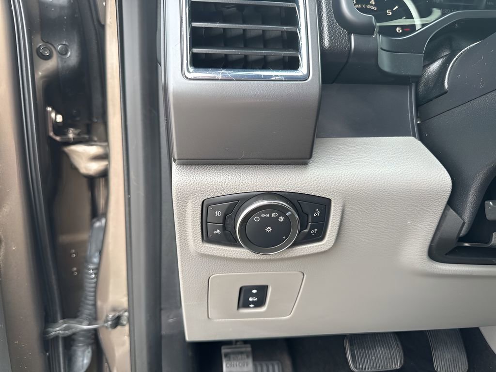 Used 2016 Ford F150 XLT w/ Equipment Group 301A Mid image 28