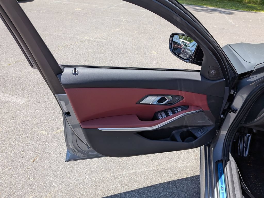 New 2026 BMW 330i xDrive Sedan w/ M Sport Package AWD/4WD image 7