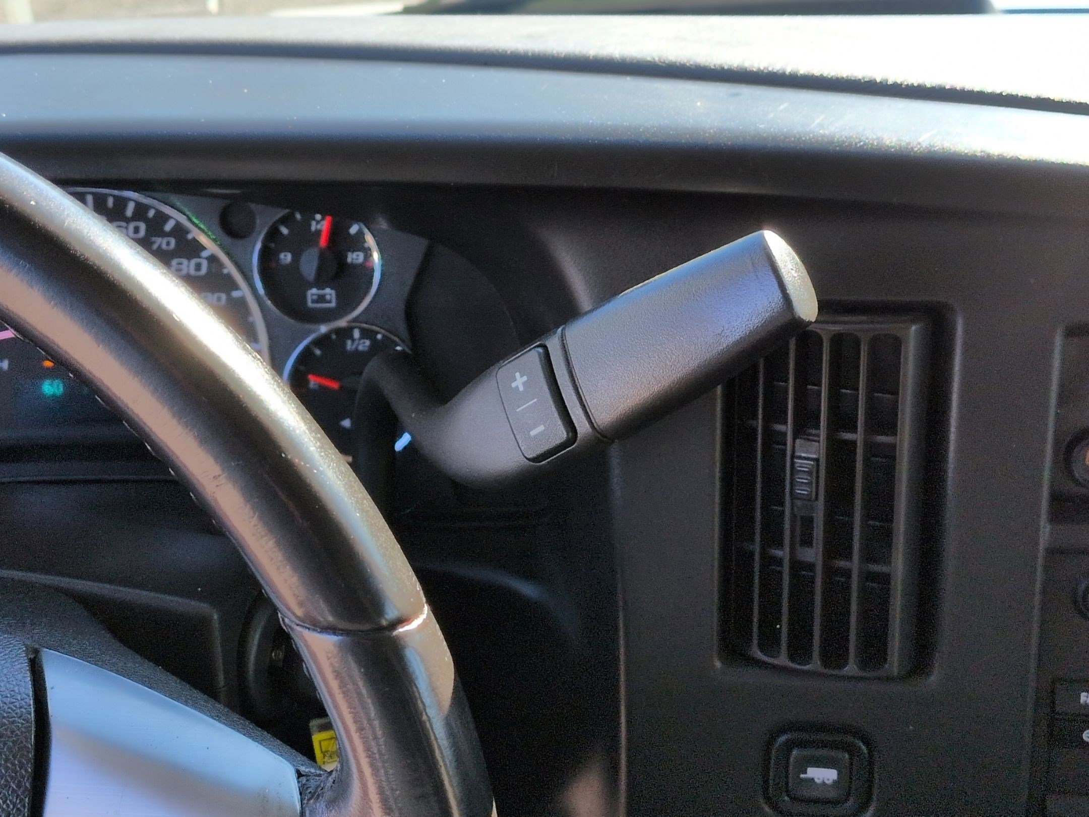 Used 2017 Chevrolet Express 2500 LS image 25