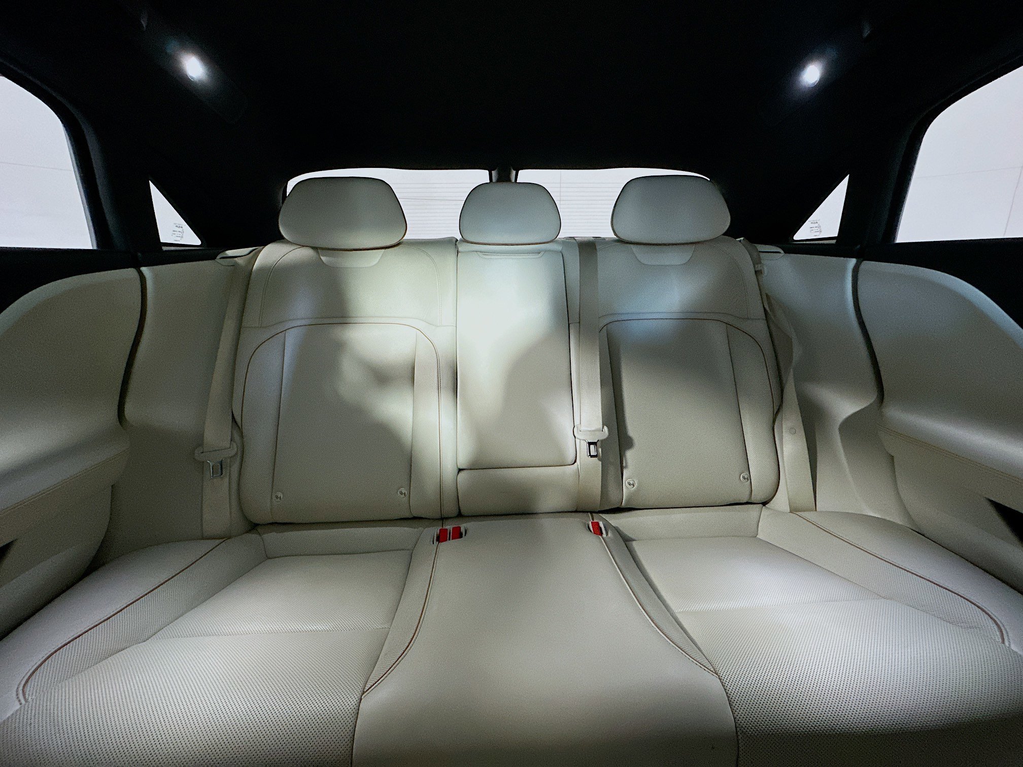 Used 2024 Lucid Air Touring image 29