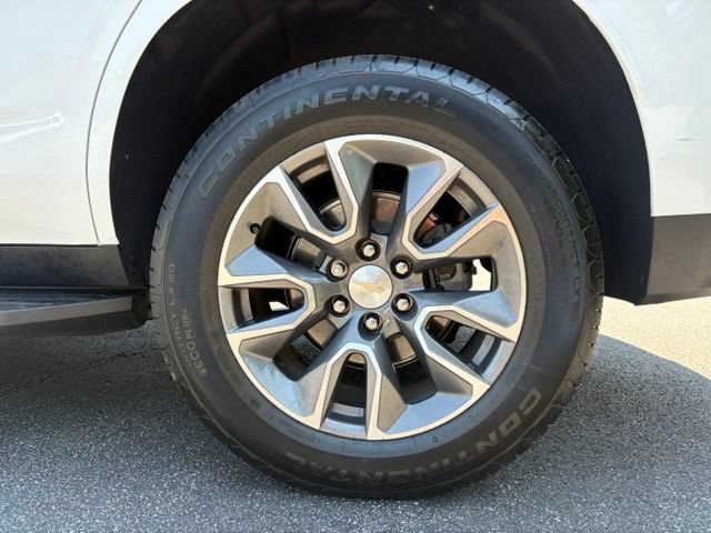 Used 2023 Chevrolet Tahoe LT w/ Luxury Package AWD/4WD image 17