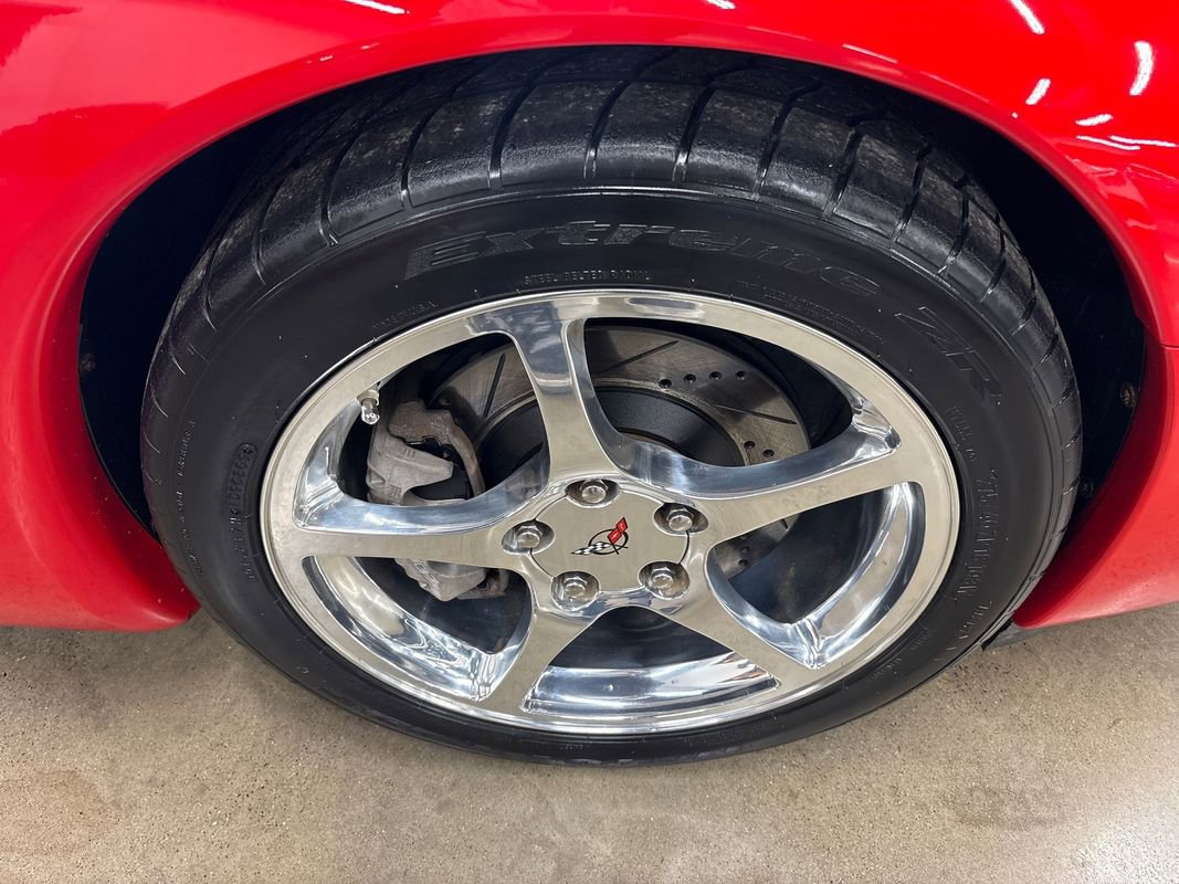 Used 2004 Chevrolet Corvette Coupe w/ Roof Package image 33