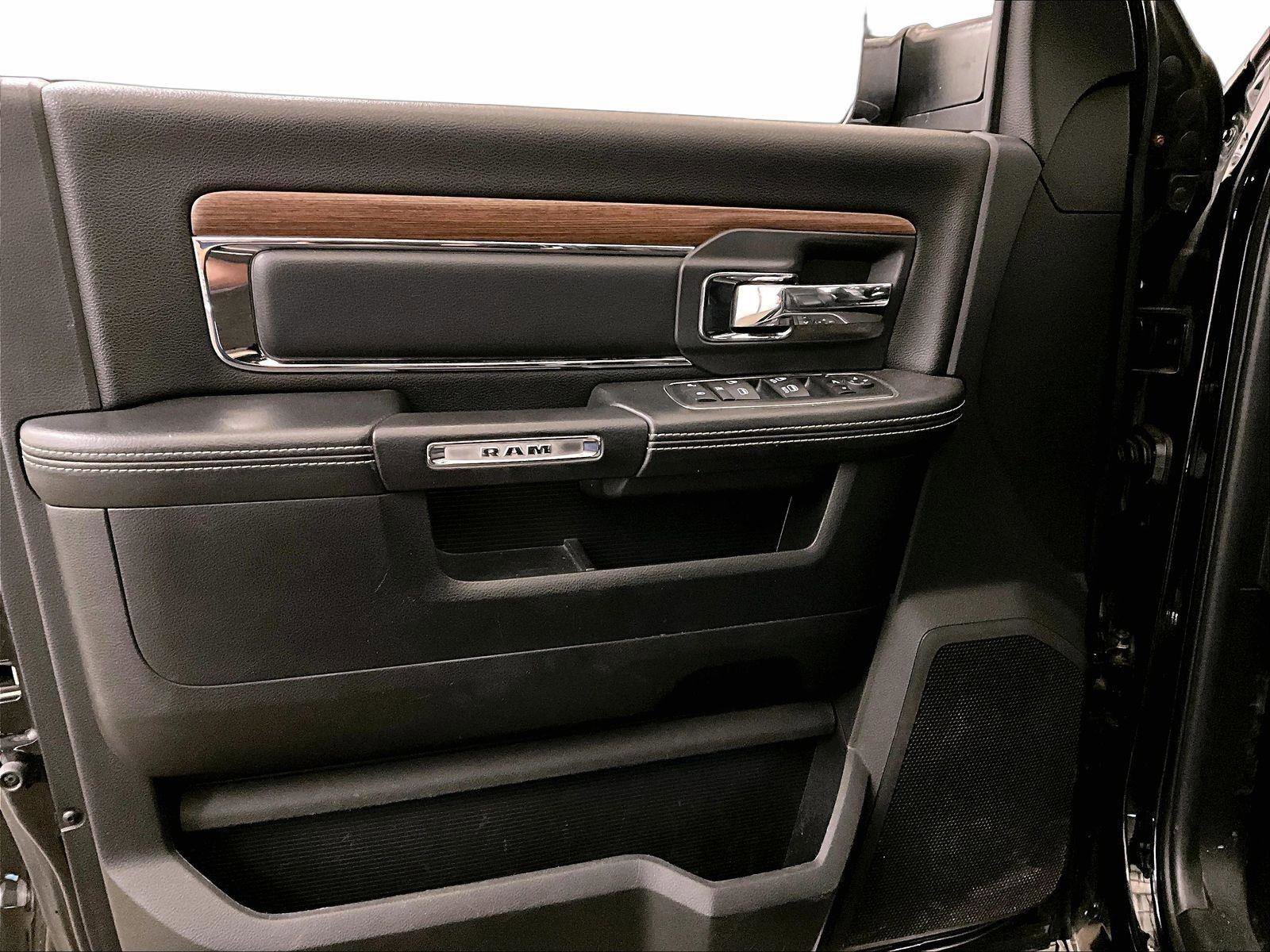 Used 2015 RAM 2500 Laramie w/ Convenience Group AWD/4WD image 23