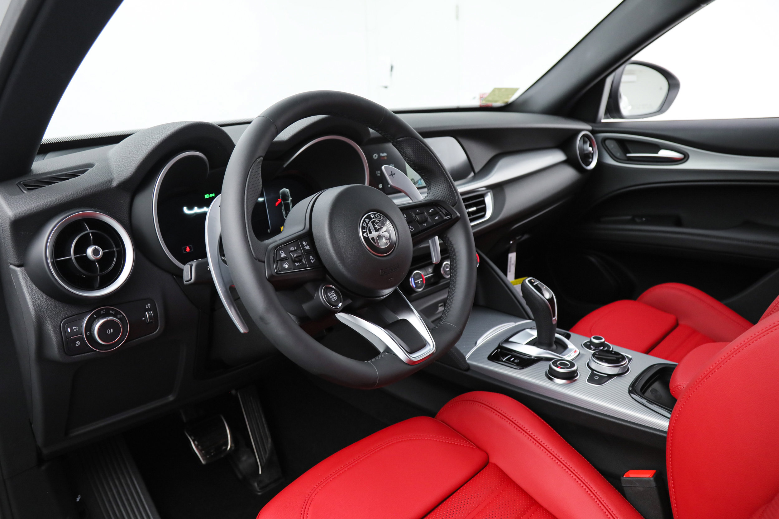 New 2026 Alfa Romeo Stelvio Sprint w/ Convenience Package AWD/4WD image 18