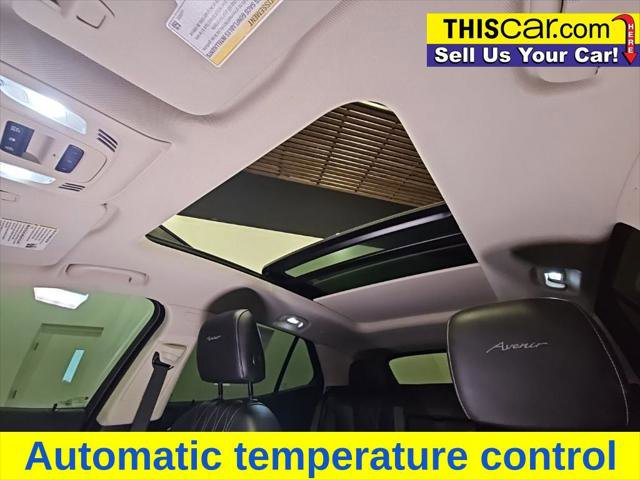 Used 2022 Buick Envision Avenir w/ Technology Package II image 18