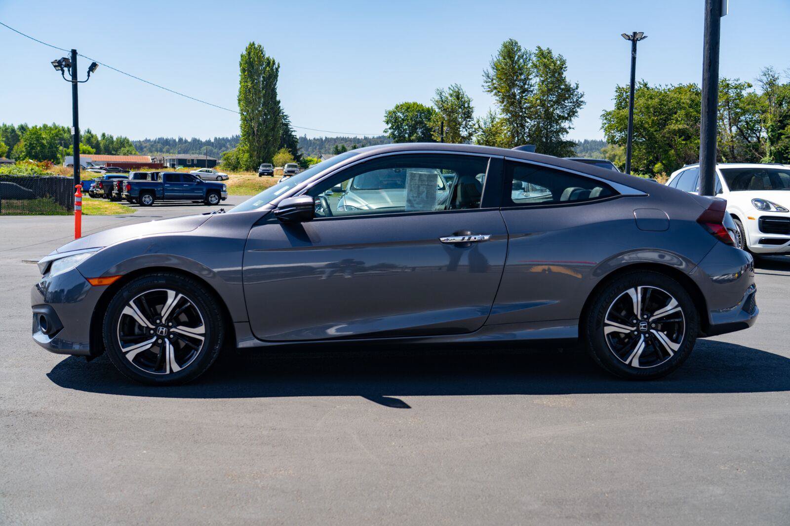 Used 2017 Honda Civic Touring image 10