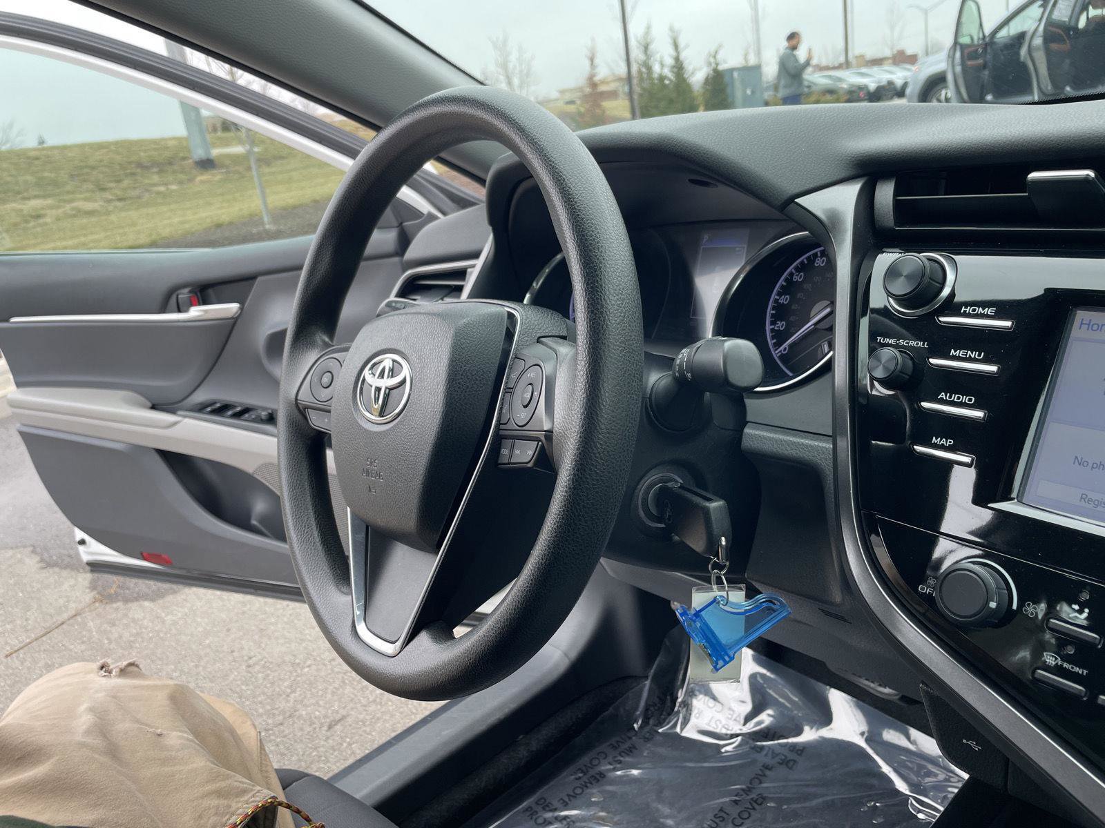 Used 2020 Toyota Camry LE image 26