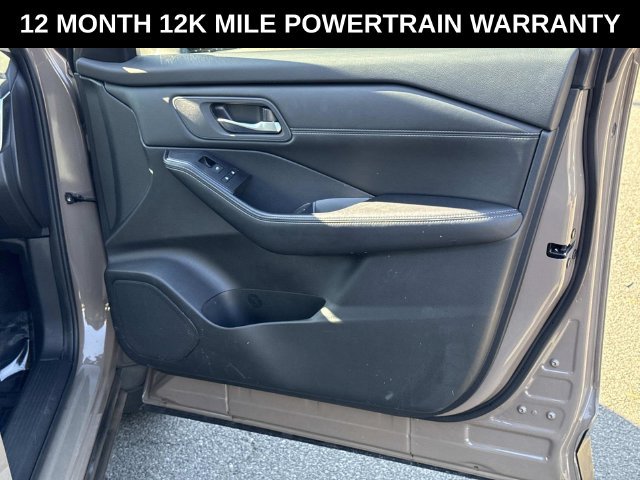 Used 2024 Nissan Rogue SV w/ SV Premium Package AWD/4WD image 8