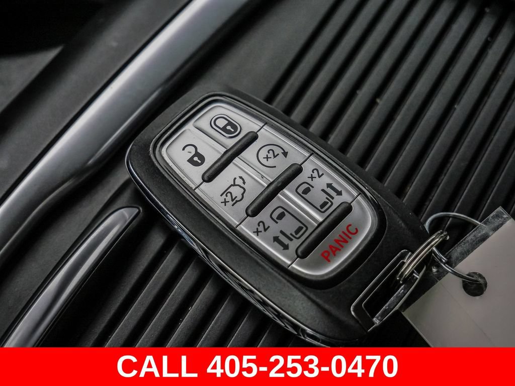 Used 2024 Chrysler Pacifica Touring-L AWD/4WD image 34