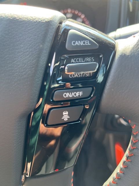 Used 2025 Nissan Frontier PRO-4X image 13