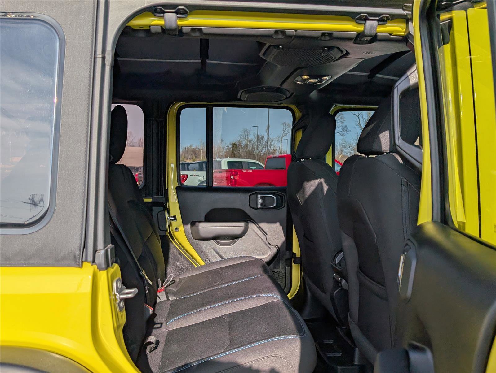 Used 2023 Jeep Wrangler Unlimited Rubicon 4xe image 12