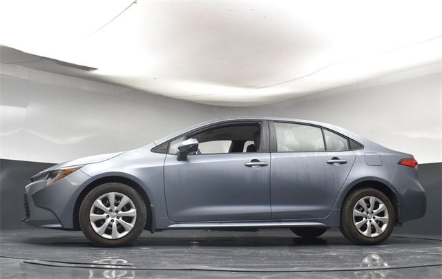 Used 2025 Toyota Corolla LE image 33