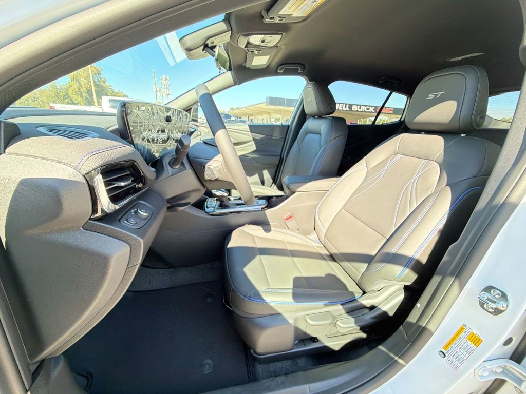 New 2026 Buick Envista Sport Touring image 21
