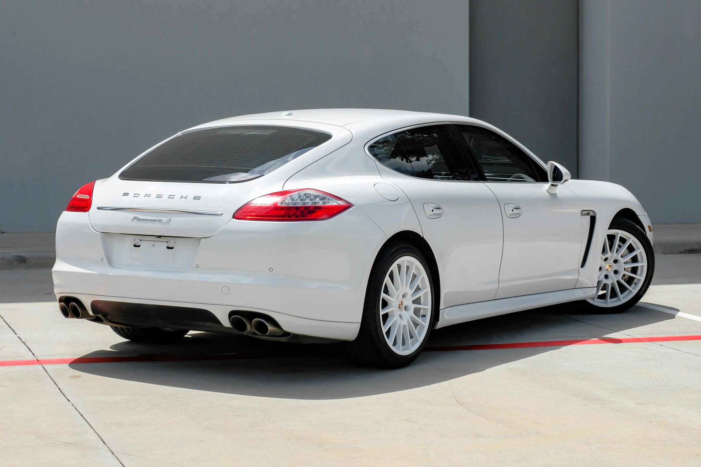 Used 2013 Porsche Panamera S RWD image 4