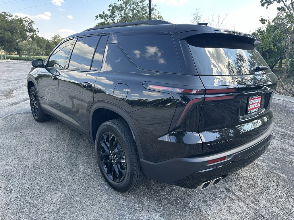 New 2026 Chevrolet Traverse LT w/ Midnight/Sport Edition image 3