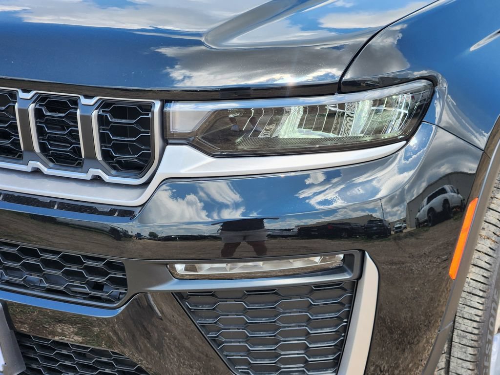 New 2026 Jeep Grand Cherokee Limited RWD image 5