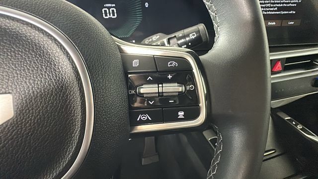 Used 2025 Kia Sorento EX AWD/4WD image 16