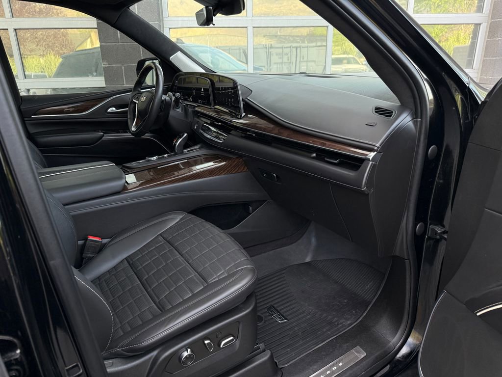 Used 2022 Cadillac Escalade Sport Platinum AWD/4WD image 18