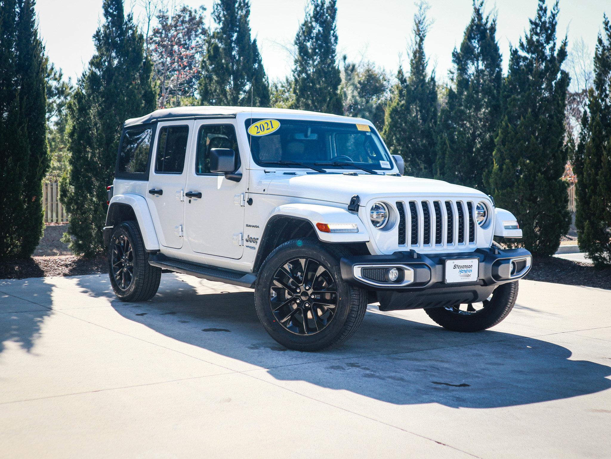 Used 2021 Jeep Wrangler Unlimited Sahara image 2