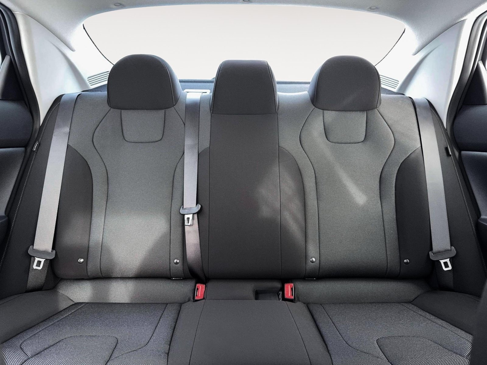 New 2026 Hyundai Elantra SE FWD image 16