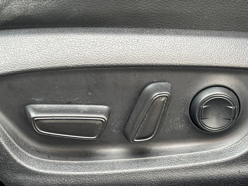 Used 2021 Toyota Camry SE image 9