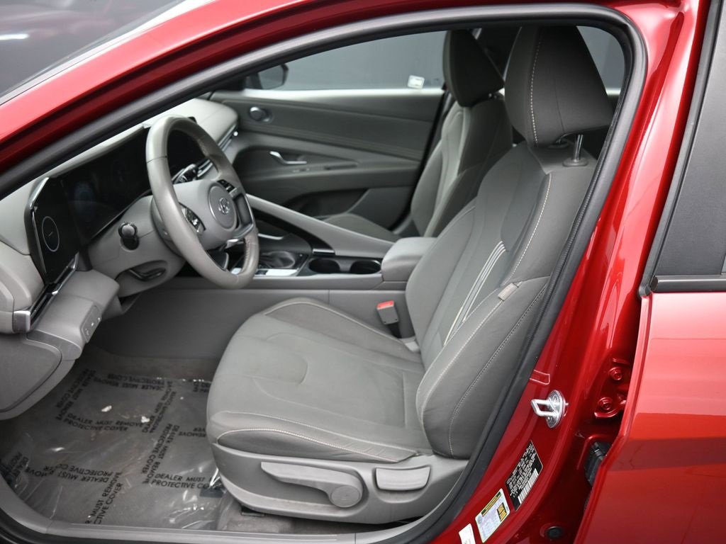 Certified 2023 Hyundai Elantra SEL w/ Convenience Package image 18