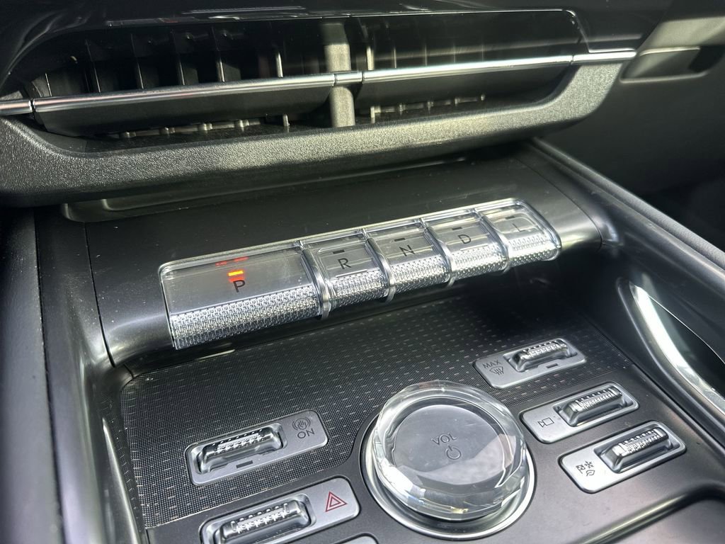 Used 2025 Lincoln Nautilus Reserve w/ Jet Appearance Package image 20