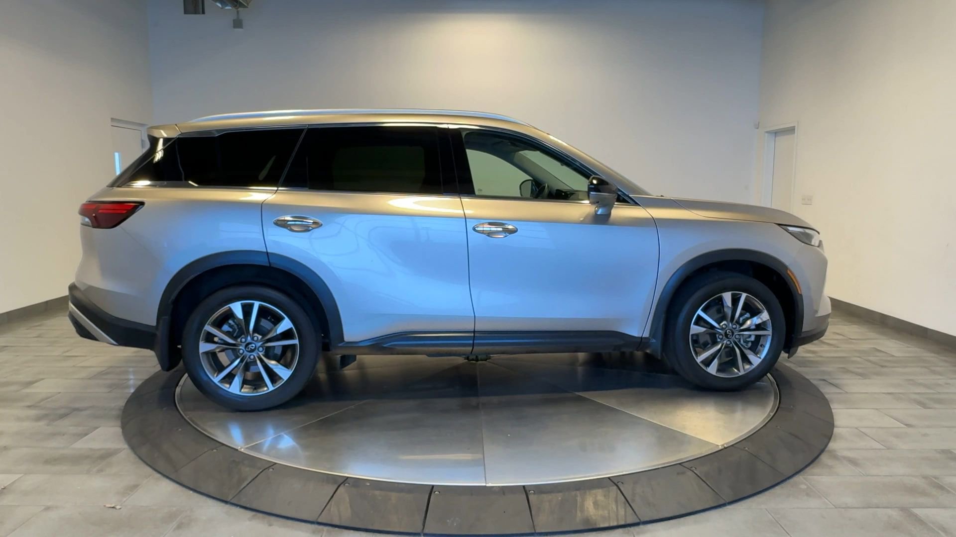 Certified 2023 INFINITI QX60 Luxe AWD/4WD image 9