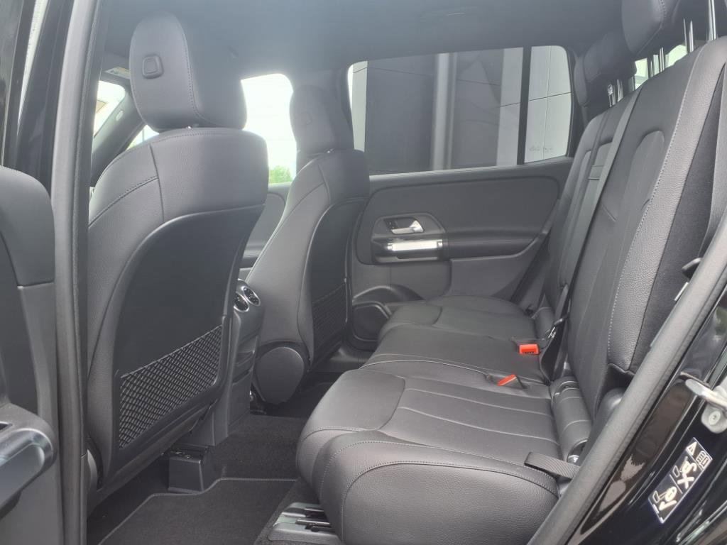 New 2025 Mercedes-Benz GLB 250 4MATIC image 16