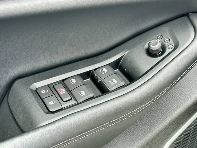 New 2026 Jeep Grand Cherokee Limited w/ Limited Altitude Package AWD/4WD image 14