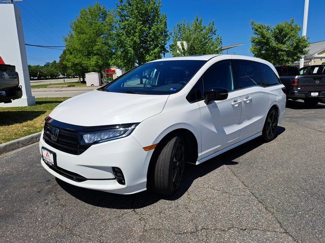 Used 2024 Honda Odyssey Sport image 2