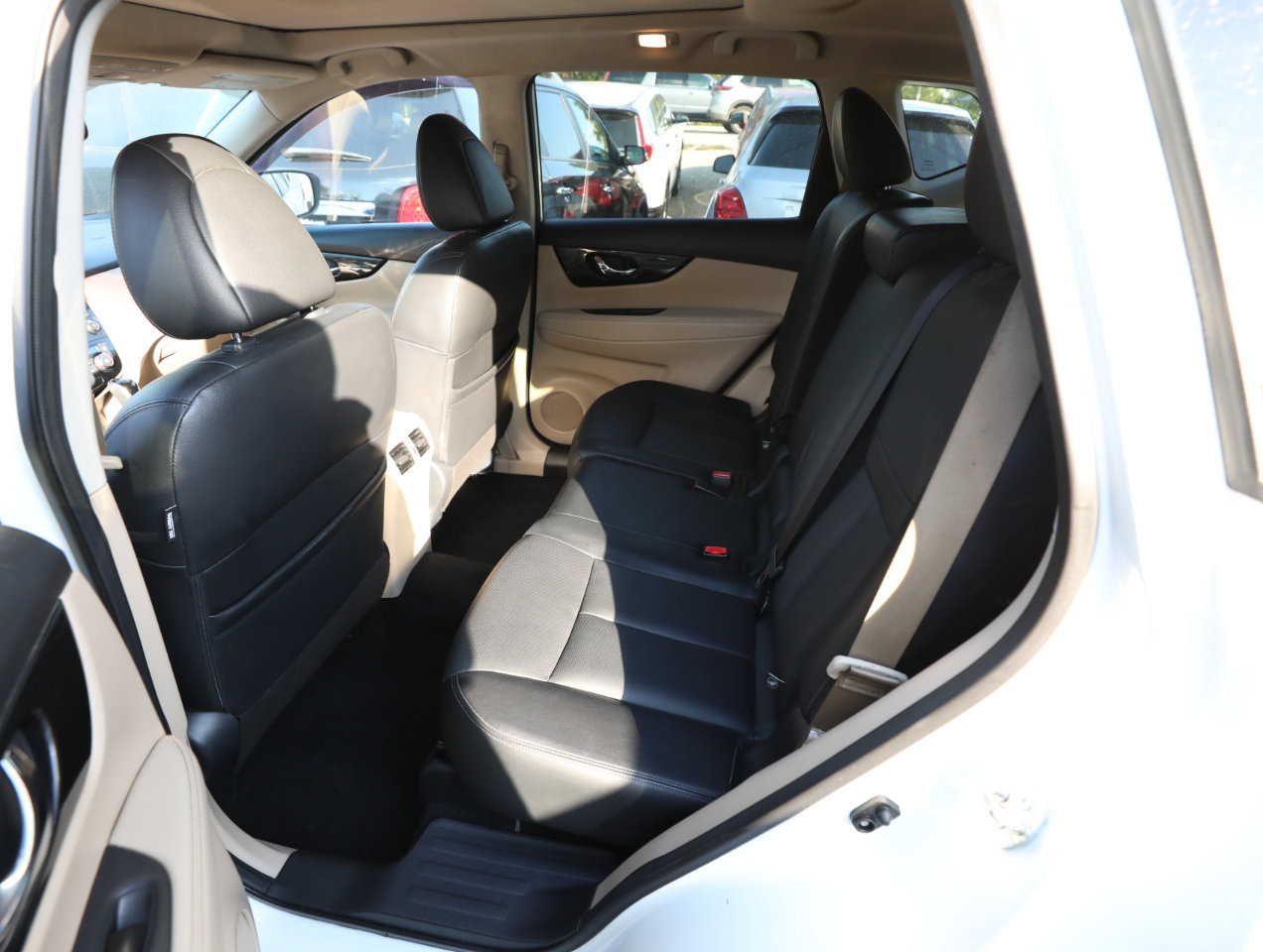 Used 2019 Nissan Rogue SL w/ Premium Package image 13