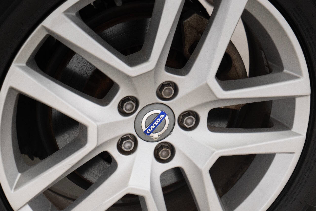 Used 2017 Volvo XC60 T5 w/ Tailgate Package image 26