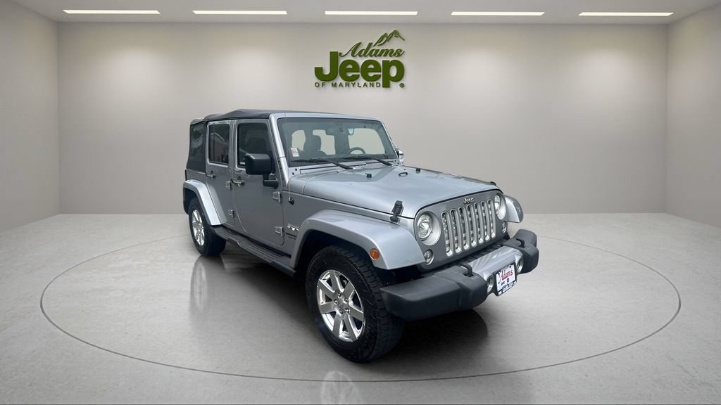 Used 2017 Jeep Wrangler Unlimited Sahara w/ Connectivity Group AWD/4WD image 3