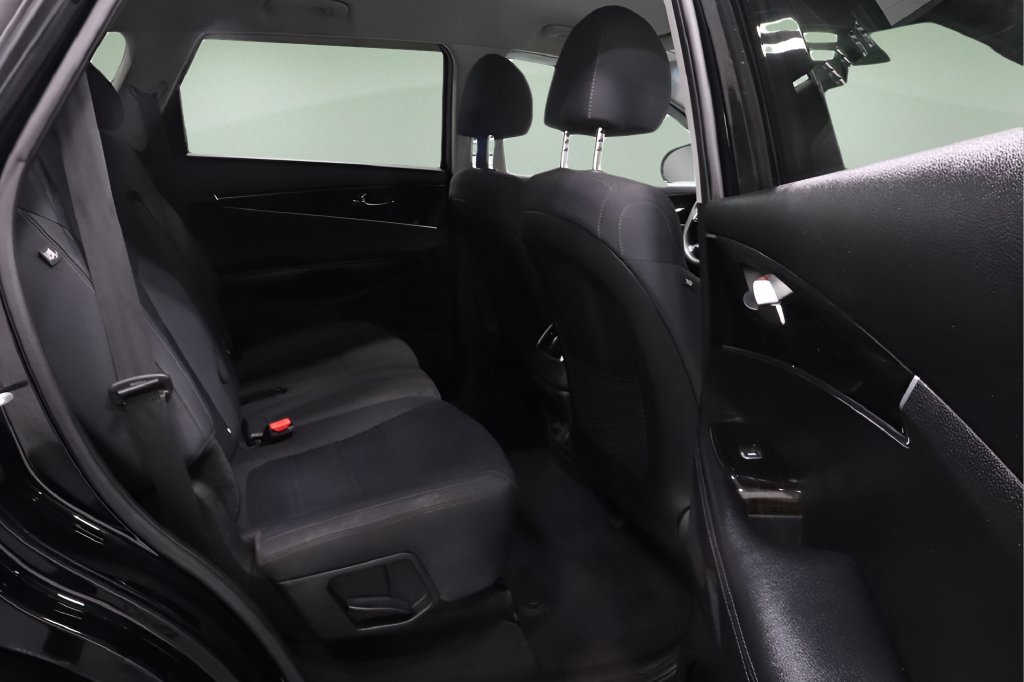Used 2019 Kia Sorento AWD image 16