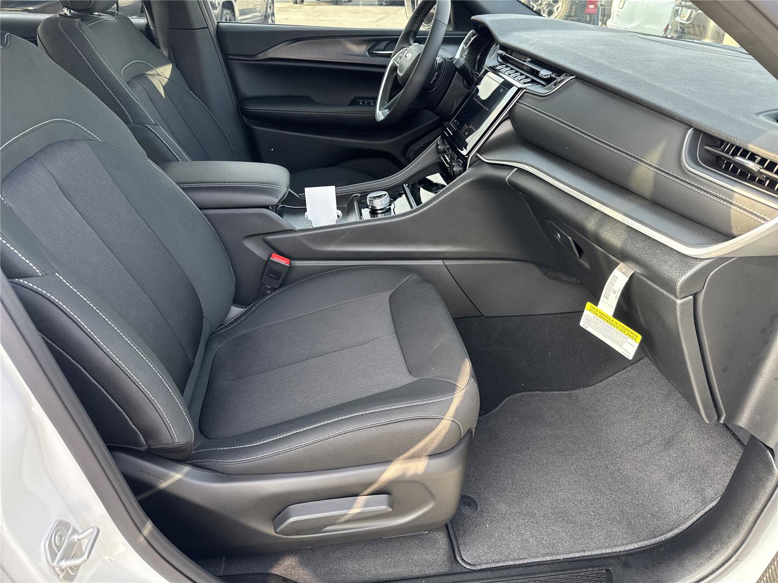 New 2025 Jeep Grand Cherokee L Laredo w/ Luxury Tech Group I image 14